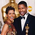 Denzel Washington and Halle Berry at an event for The 74th Annual Academy Awards (2002)
