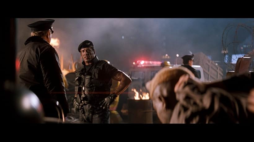 Sylvester Stallone and Wesley Snipes in Demolition Man (1993)