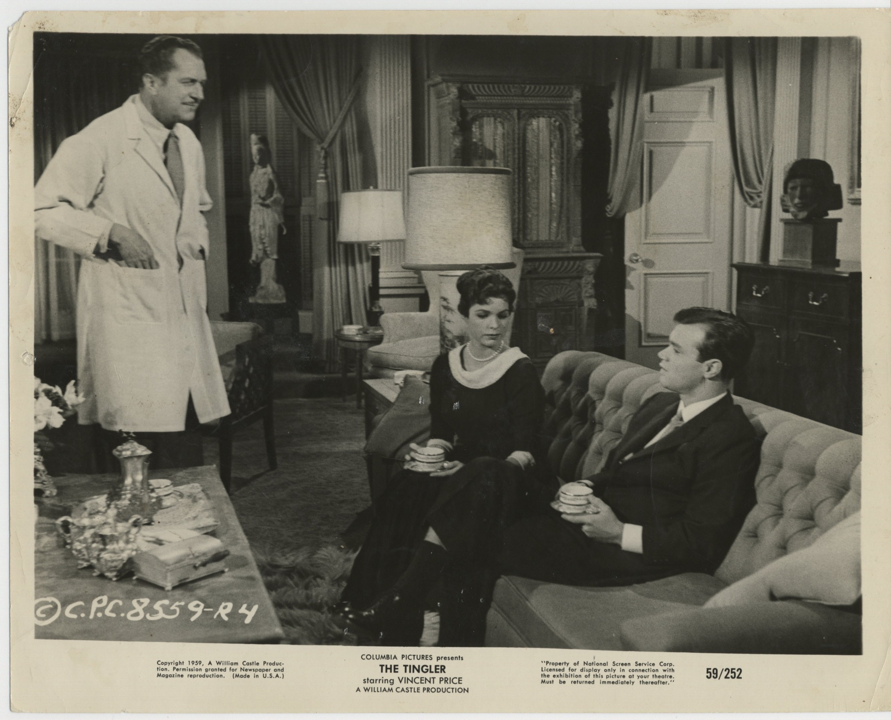 Vincent Price, Darryl Hickman, and Pamela Lincoln in The Tingler (1959)