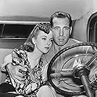 Humphrey Bogart and Ida Lupino in High Sierra (1940)