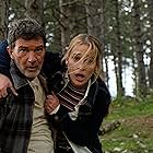 Antonio Banderas and Piper Perabo in Black Butterfly (2017)