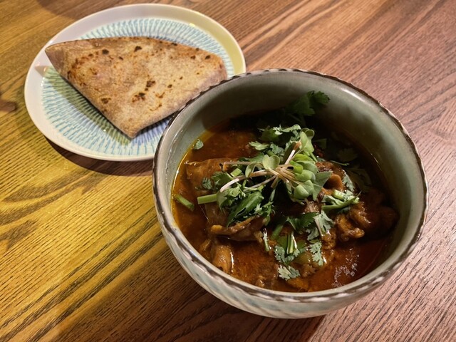 カレーおじさんの今年イチは、東京から何度も通いたくなる大阪の黒毛和牛ホルモンカレー！