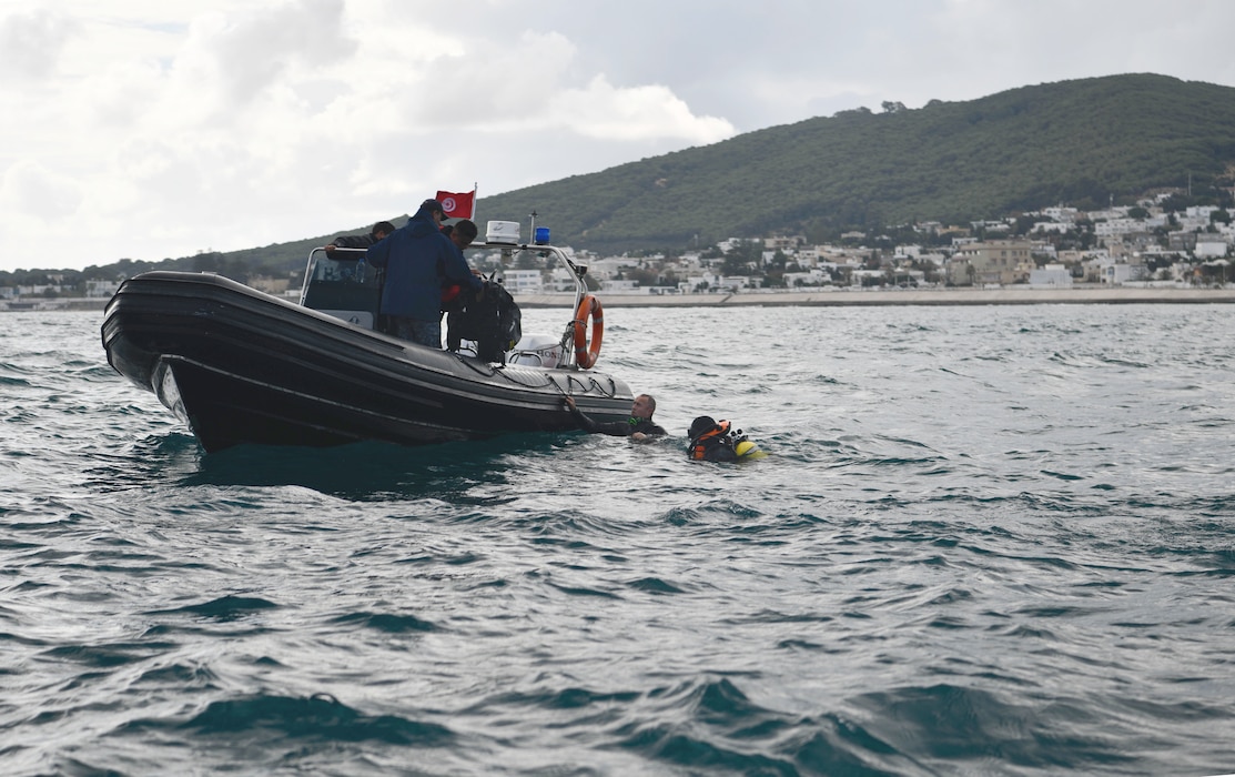 Tunisian Navy divers perform dive exercises during Phoenix Express 2024 in Bizerte, Tunisia.