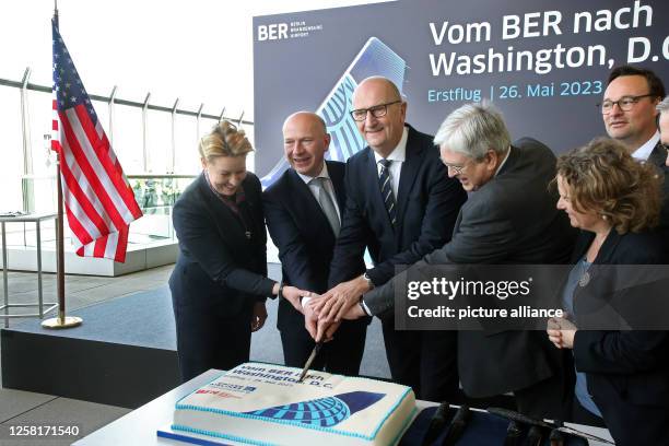May 2023, Brandenburg, Schönefeld: Franziska Giffey , Senator for Economic Affairs in Berlin, Kai Wegner , Governing Mayor in Berlin, Dietmar Woidke...