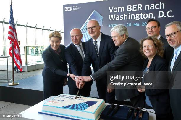 May 2023, Brandenburg, Schönefeld: Franziska Giffey , Senator for Economic Affairs in Berlin, Kai Wegner , Governing Mayor in Berlin, Dietmar Woidke...