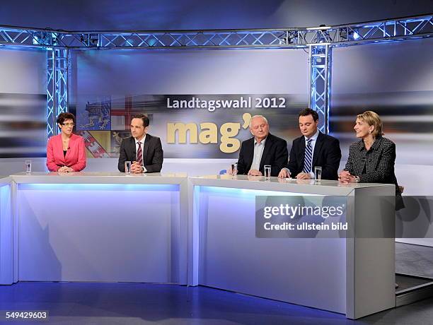 Die Talkrunde der Spitzenkandidaten der Saarländischen Landtagswahl beim Saarländischen Rundfunk in Saarbrücken mit Simone Peter , Oliver Luksic ,...