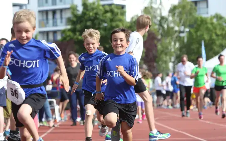 Kids running