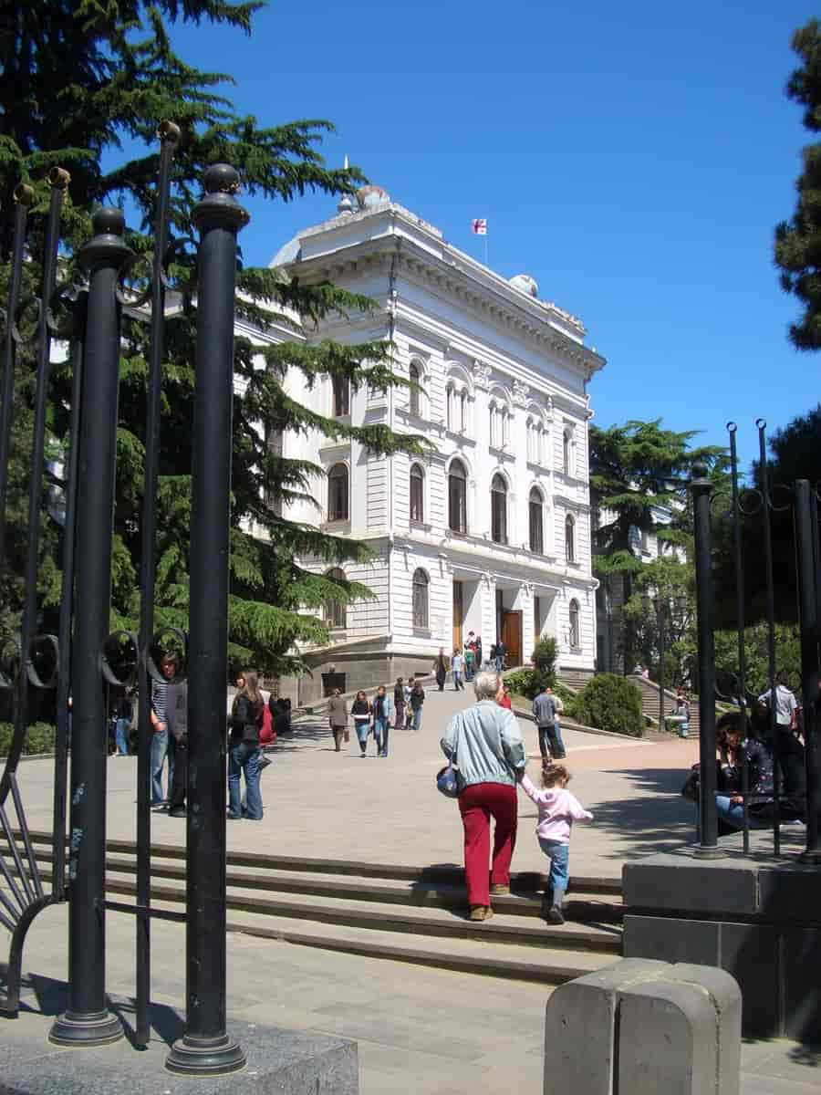 Hovedbygningen til Tbilisi statlige universitet