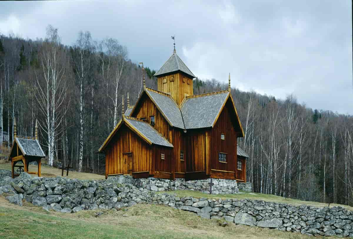 Uvdal stavkirke