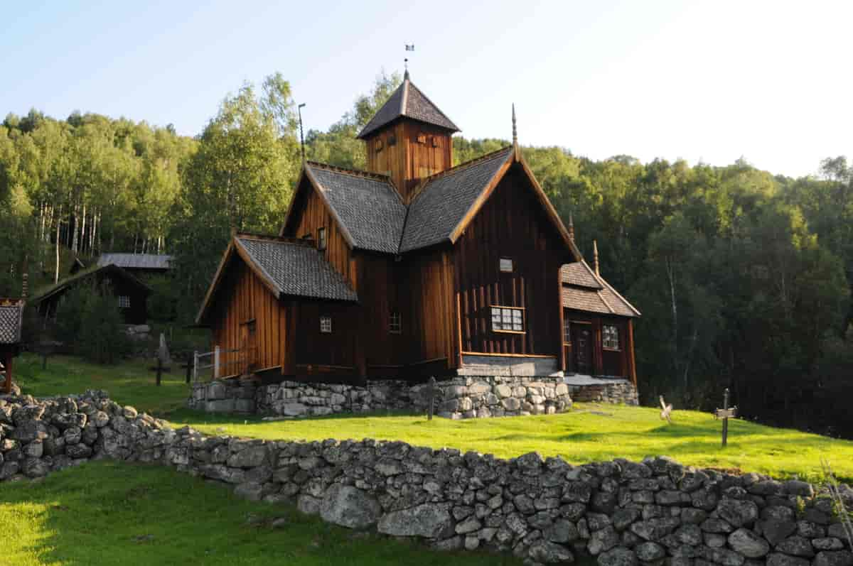 Uvdal stavkyrkje