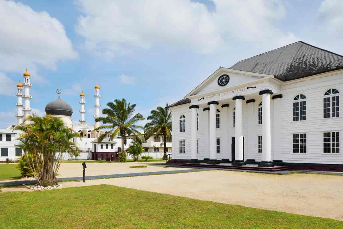 Moské og synagoge