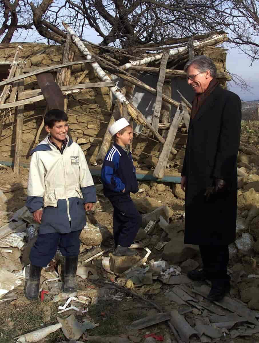 Knut Vollebæk besøker Dagestan, 1999.