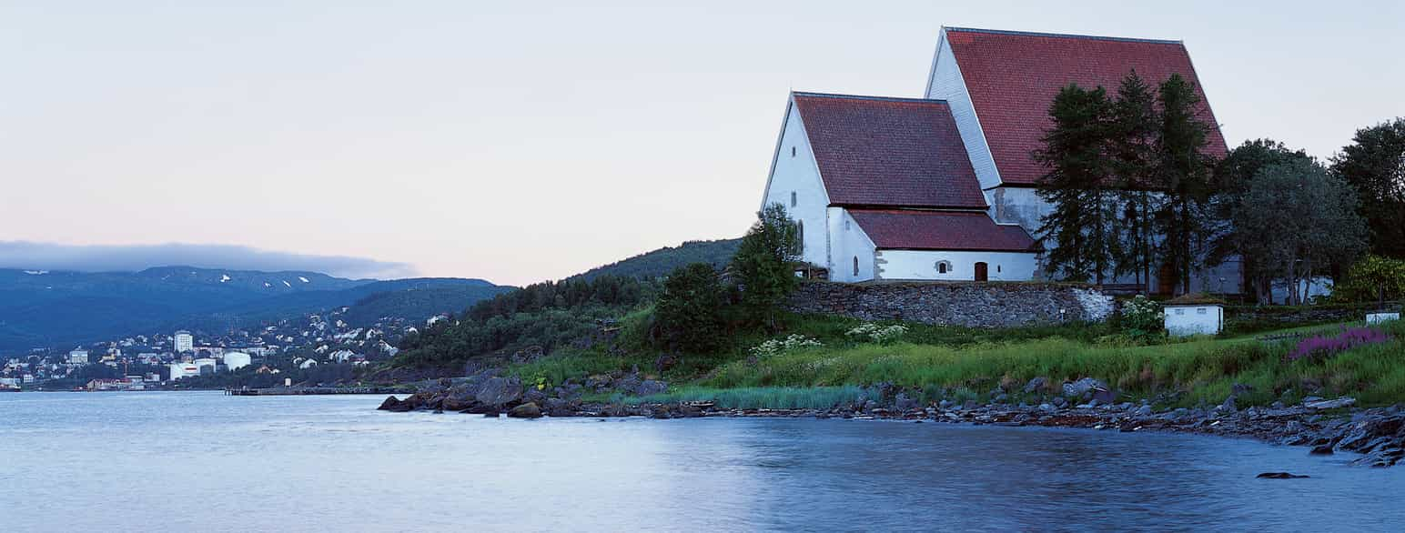 Trondenes kirke