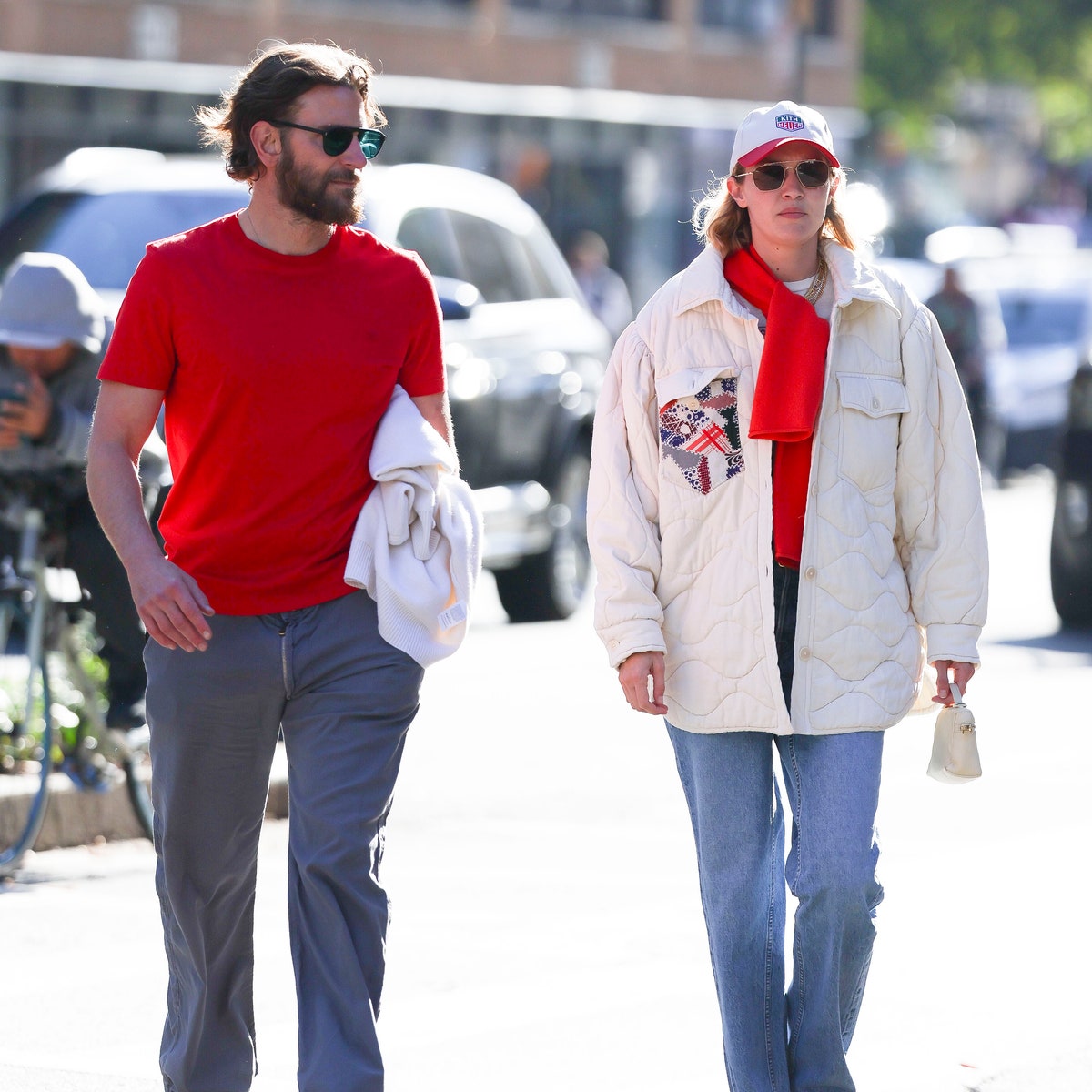 Gigi Hadid et Bradley Cooper maîtrisent le matching outfit à New York