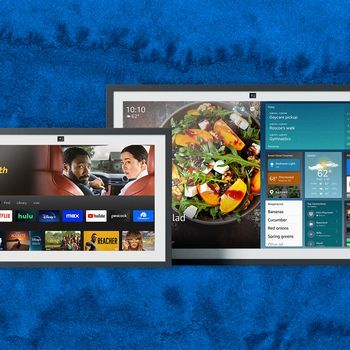 アマゾンの「Echo Show 21」と「Echo Show 15（第2世代）」は、テレビのようなスマートディスプレイ