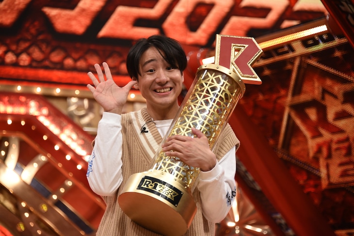 「R-1グランプリ2023」で優勝した田津原理音。