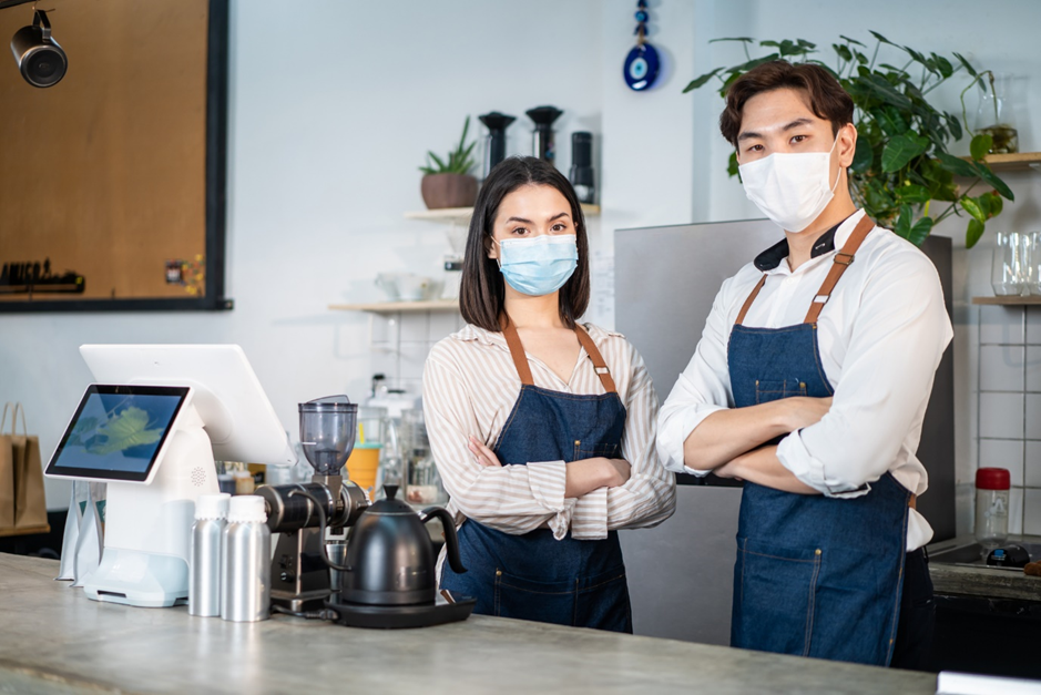 飲食店が人手不足になる理由は？原因と対処法を解説