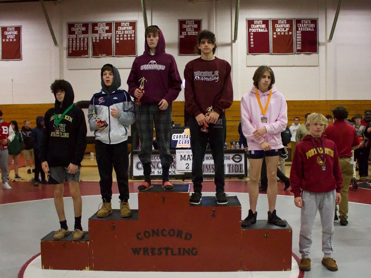 Wrestlers From 2 Rhode Island Schools Compete In New Hampshire