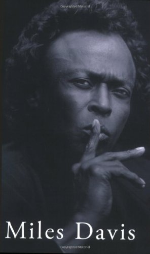 Beispielbild für Miles Davis (Life & Times) zum Verkauf von WorldofBooks