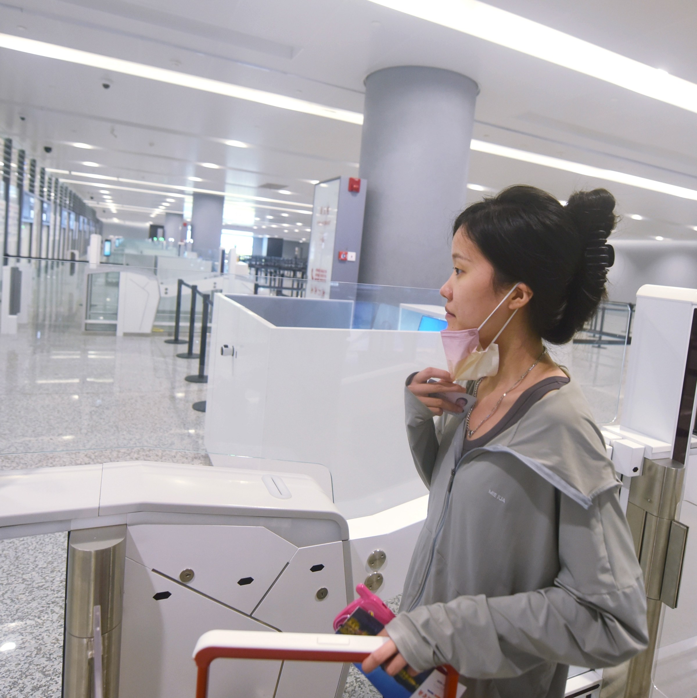 Traveling this summer? Maybe don’t let the airport scan your face.