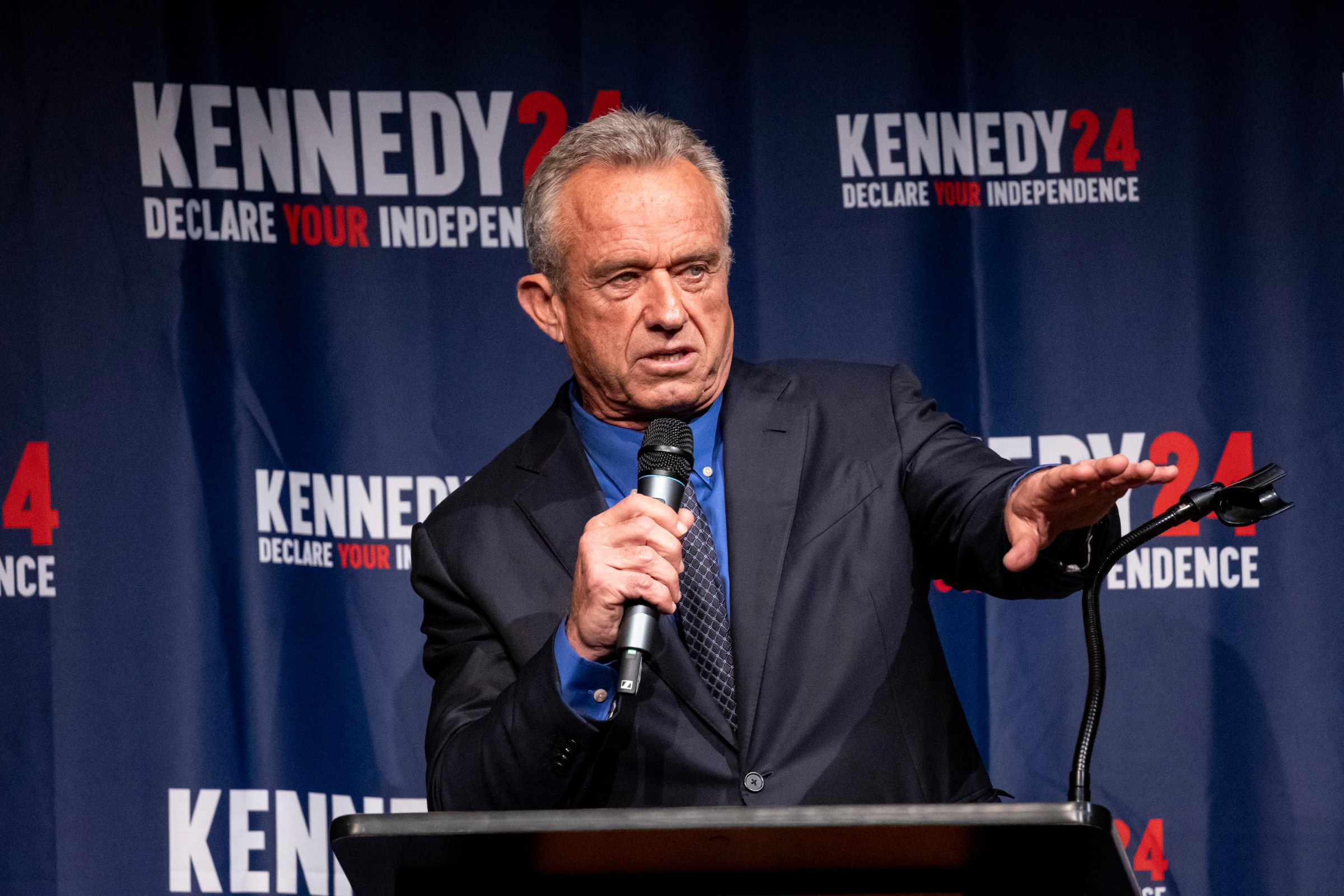 Does RFK Jr. dropping out of the presidential race help Trump?