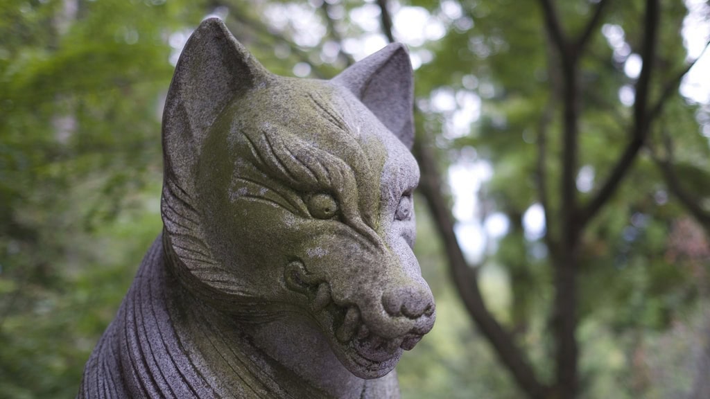 Wolf Statue