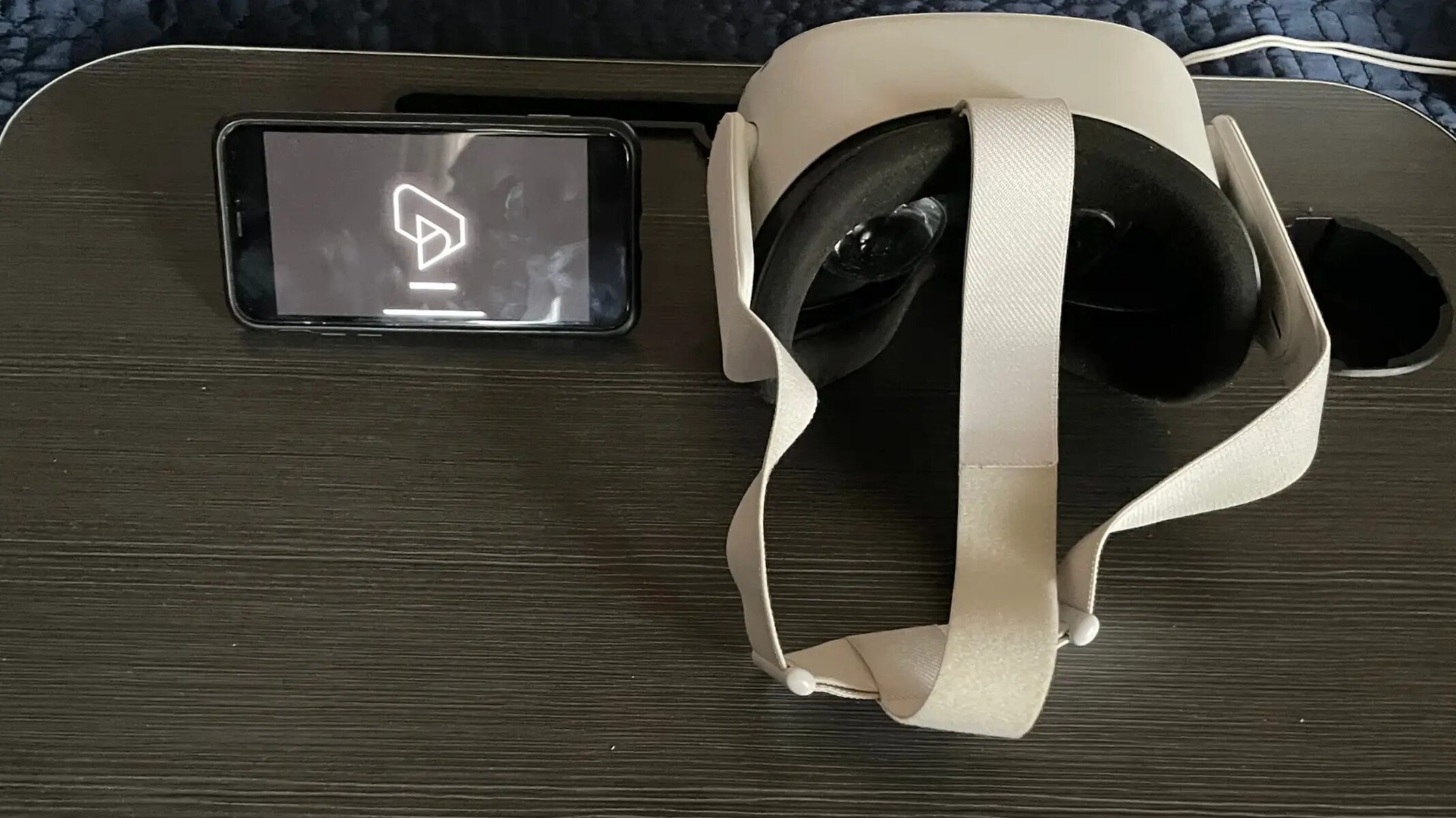 how-to-tighten-a-vr-headset