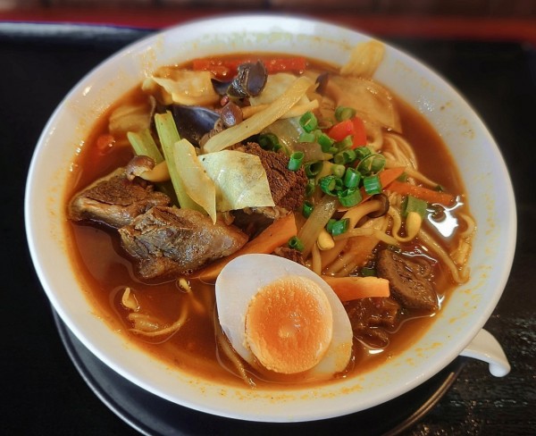 「ゴロっと鹿肉、五目野菜カレー【限定】」@麺創 なな家の写真