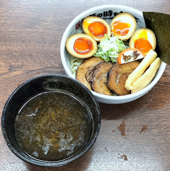 「魚介醤油つけ麺 1000円+コーチン味玉 150円×2」@百年の時を越えての写真