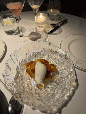 Foto de Tatel - Madrid, M, ES. Roasted pineaple, fresh mango and lemon sorbet