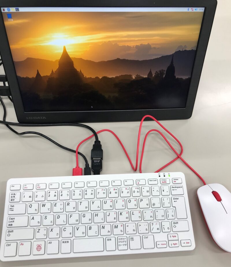 Raspberry Pi 400の初回起動