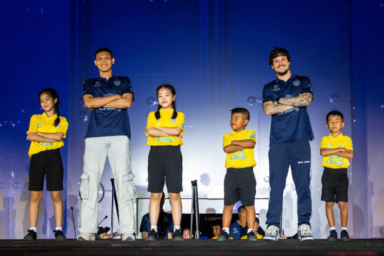 Star-studded Buriram vow to dominate new season