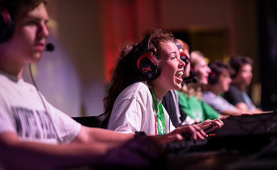 students playing esports