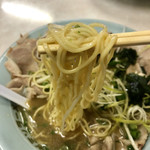 Ramen Shop Komatsu Ten - 麺リフトアップ