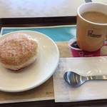 mister Donut Handa Aoyama Shop - エンゼルクリームとカフェオレ