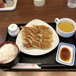 Ringer Hut Ion Taun Narita Tomisato Ten - 餃子定食