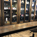 Hokusetsu Wines - 店内のテーブル(2019.1月上旬)