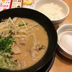 ガスト - 「徳島ラーメン＆ごはんセット」908円也＋税。