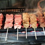 もつ焼き処 竹次 - 焼き台