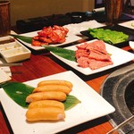 Yakiniku Shinsin - 上ハラミ・とうがらし・自家製ウインナー