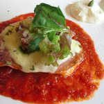 trattoria Massi - 鶏のソテーのチーズ乗せ、ピッツァ職人風オーブン焼き