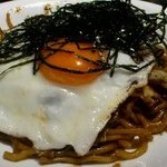 Food Colosseum Nasu - 鉄板ヤキソバ（目玉焼きトッピング）