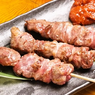 素材の味を活かした、約20種類の串焼きを召し上がれ！