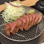 Gyukatsu Kyoto Katsugyu Gion Yasaka Ten - ●国産黒毛牛カツ京玉膳130g ¥1980税別
      ・黒毛牛カツ
      ・ご飯
      ・赤だし
      ・和風カレーつけ汁
      ・三種タレ
      ・京玉
      計¥2138税込