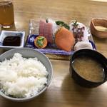 Tosho Onsen Hatago Fukudaya - お刺身定食1400円(^^)