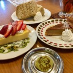 Fukuro Kobo Yume Cafe - シフォンケーキ（アールグレイ）&チーズタルト  &いちごタルト&飲み物に付いている可愛いクッキー♡