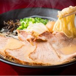 RAMEN KAZUYA - らーめん赤全部のせ  880円