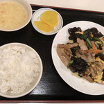 興安楼 - きくらげと豚肉と卵炒め定食@700円