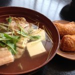 Sushi Dokoro Fukucho - 汁とおまけのお稲荷さん