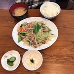 Teppan Shuko Ippo ippo - 野菜炒め定食¥600